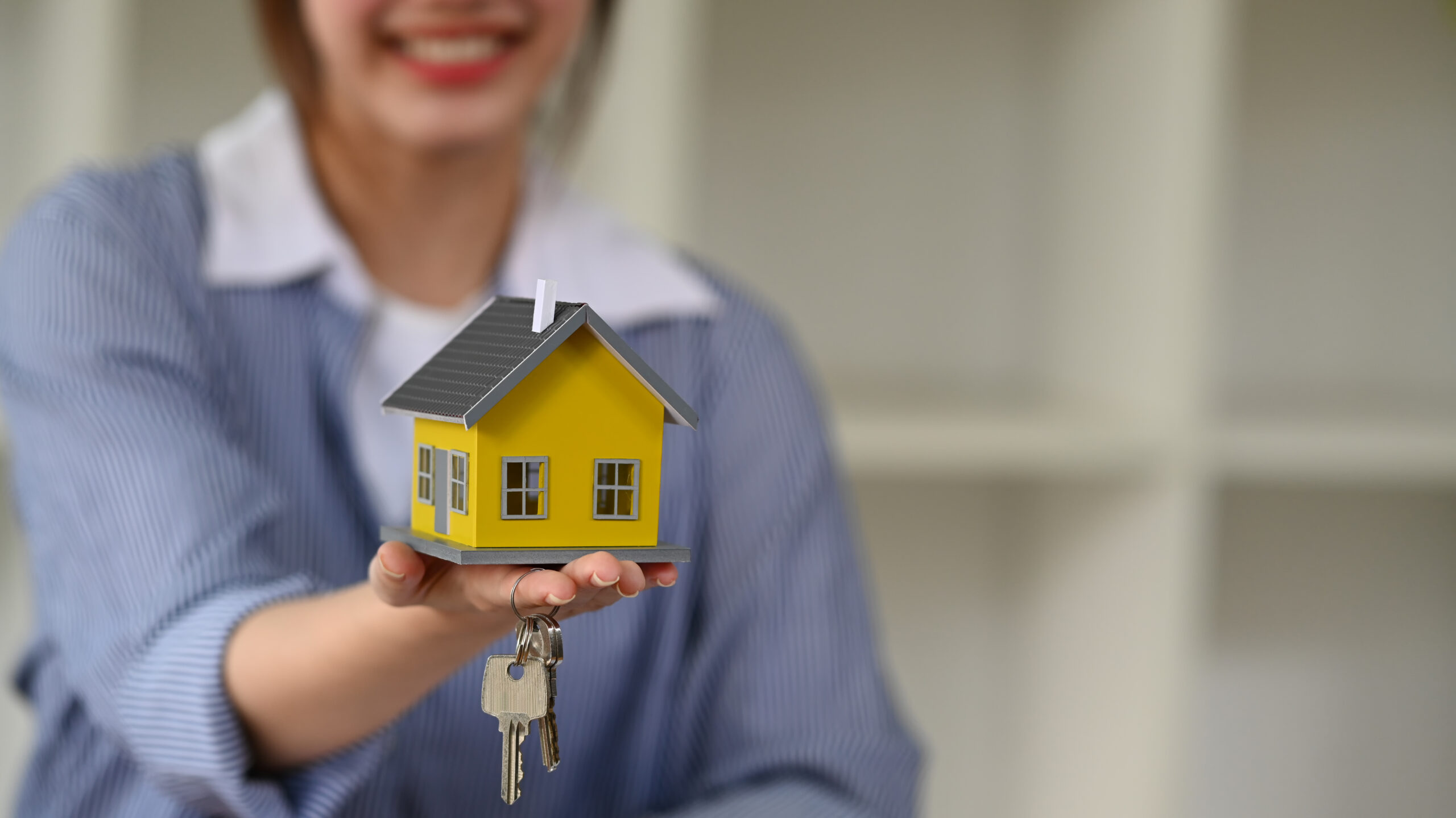 What Is Full Service Property Management - Smiling Estate Agent